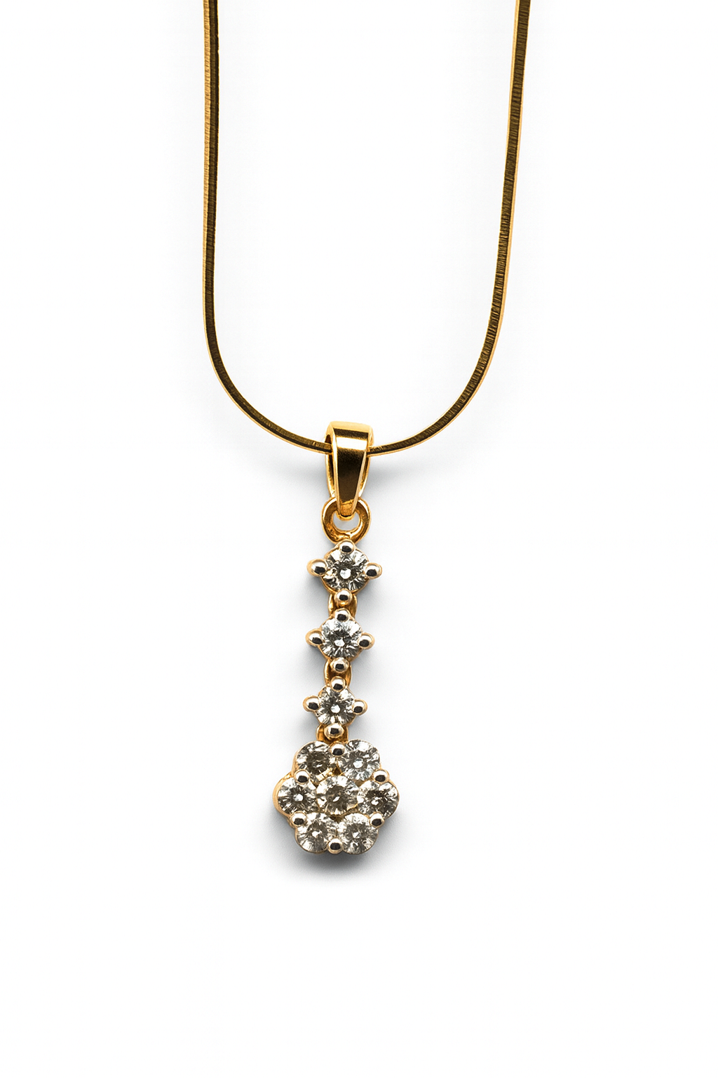 Beautiful 18 Kt Gold  Natural Diamond Pendant Chain